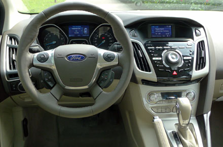 Ford Focus 2.0L Sedan Titanium+ AT